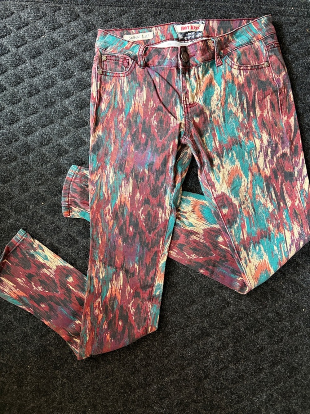 Junior's Hot Kiss jeans size 5 Skinny Lily multi-colored 30 x 31